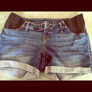 Old Navy maternity jeans shorts